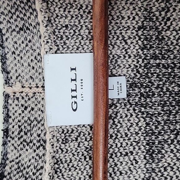 Woman's Cardigan - Picture 2 of 6